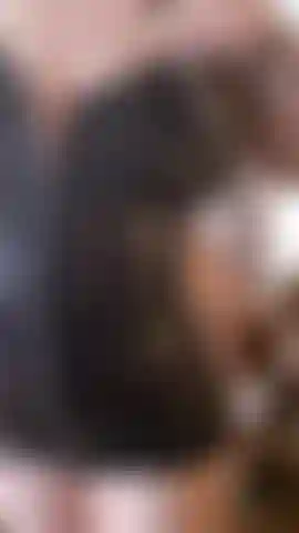 regarde mes belles formes dans cette robe