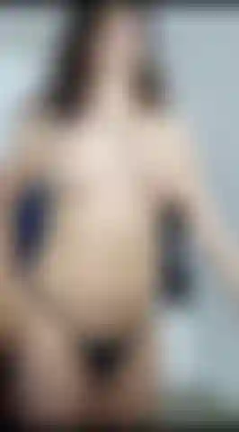 Je touche ma chatte pour toi et une délicieuse giclée.