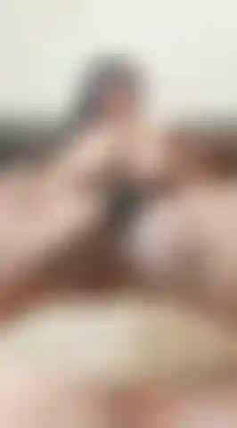 bbw moves her body to seduce you