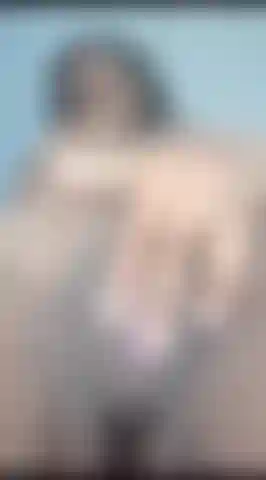 Et si tu passes ma langue pour toute ma chatte.