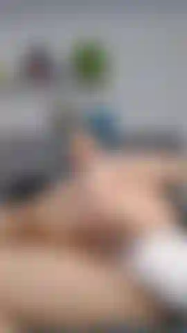 Frappe le gode dans ma chatte humide avec un bouchon de queue.