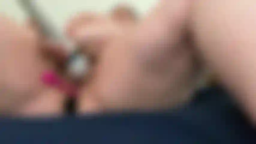 Butt plug et tip vibe avec baguette.