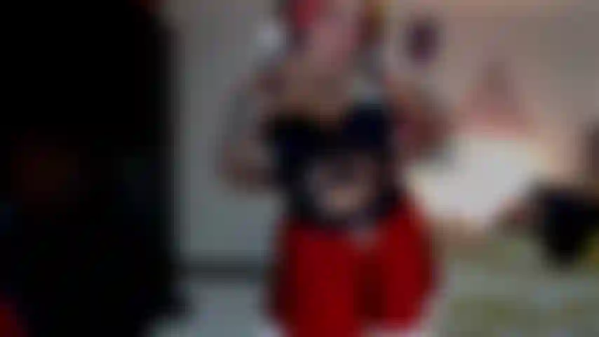 Un cadeau pour mes amours, je baise ma chatte et mon cul.