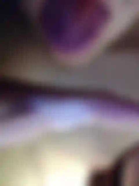 Je lèche mon sperme pour papa.