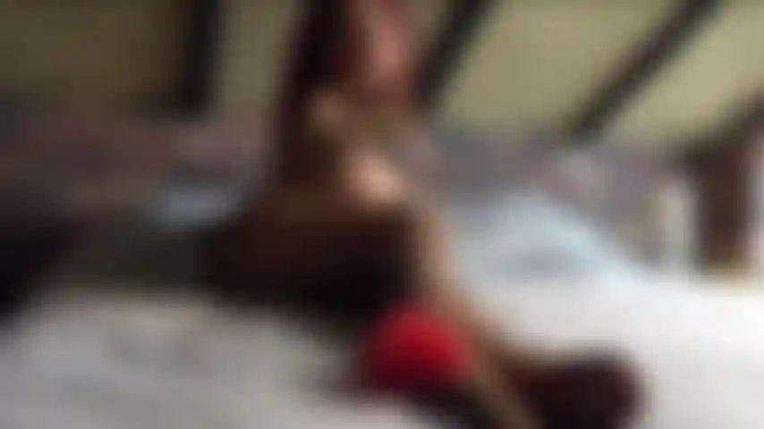 J'aime chatouiller mon corps...