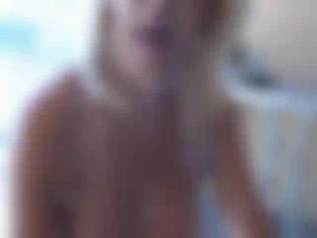 Je fais une pipe et j'ai des relations sexuelles sur le balcon de vegas.