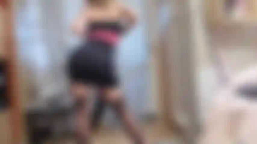 Gloryhole, pipe, baise, 2 éjaculations dans la bouche, jeu avec le sperme, dirty talk.