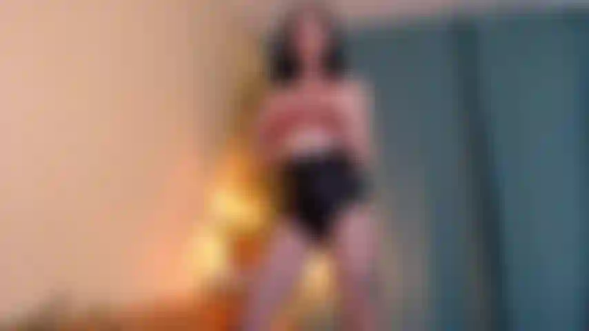 Une chatte libre et une acceptation perdante.