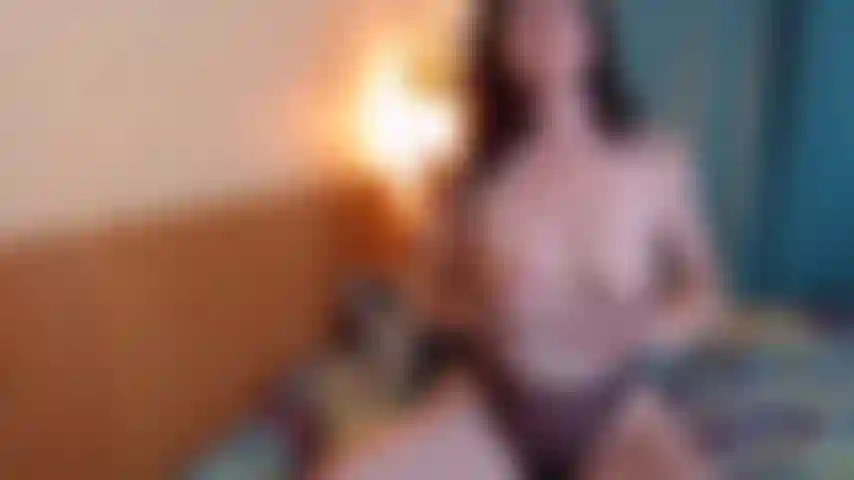 Cei : résolution du nouvel an, caresse plus, jouis plus ! Mange plus de sperme !! Pendant que tu me regardes toucher mon clitoris sous ma culotte ! Je jouis en te regardant manger ta grosse charge crémeuse ! Miam !