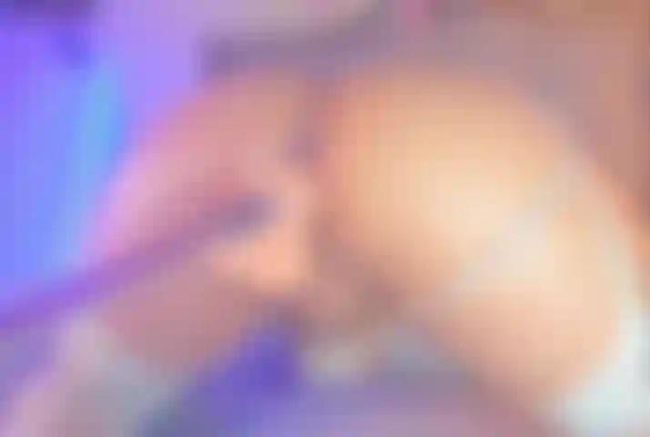 Baise-moi le cul avec une machine à baiser.