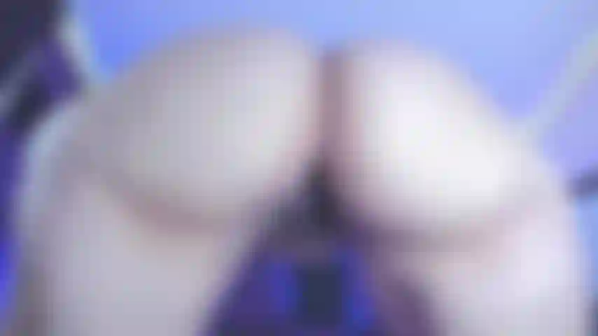 Tu peux imaginer comment je chevauche ta bite de cette façon jusqu'à ce qu'elle gicle pour moi ?