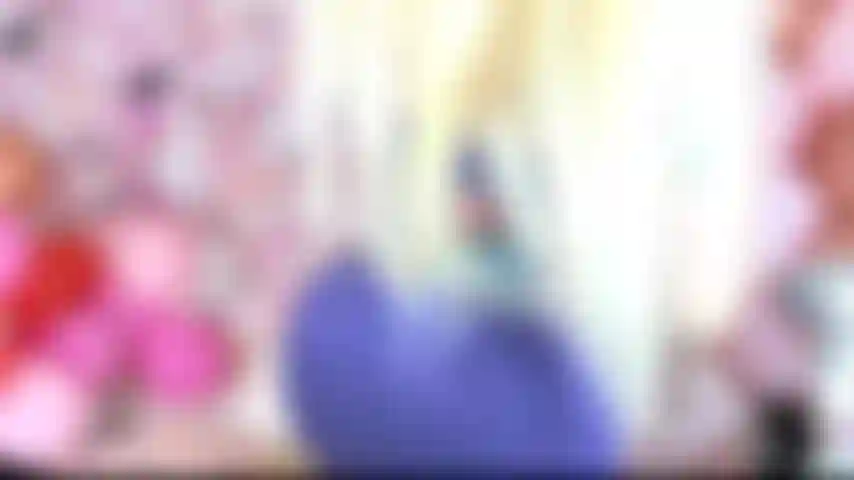 Je chevauche un gode en sautant sur ta bite et en goûtant le jus de ma chatte.