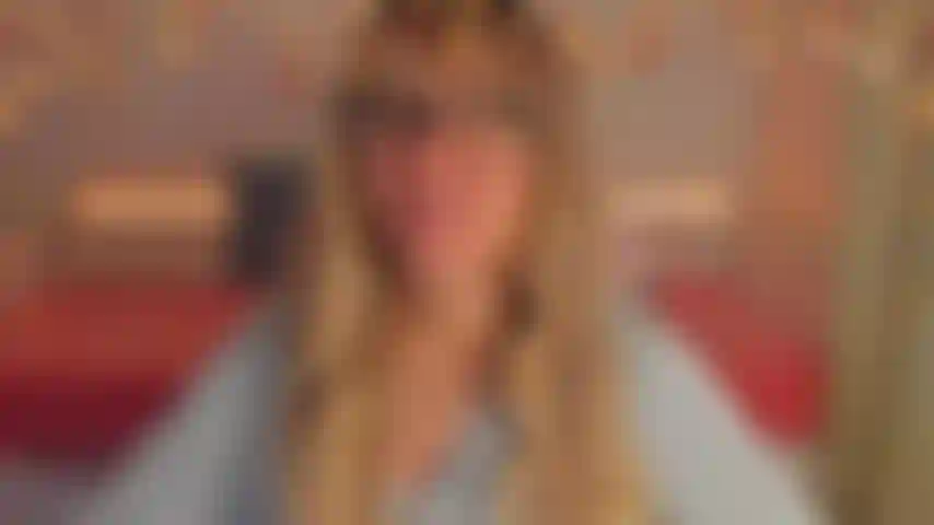 Gold show - un spectacle sensuel ou mon domi vibre entre mes jambes grace aux tippers!