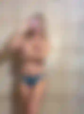 Tits oil and ass twerk