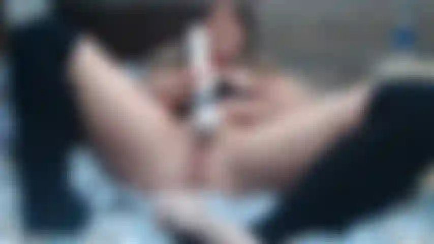 Des perles, un gode, une éjaculation féminine, plusieurs o.