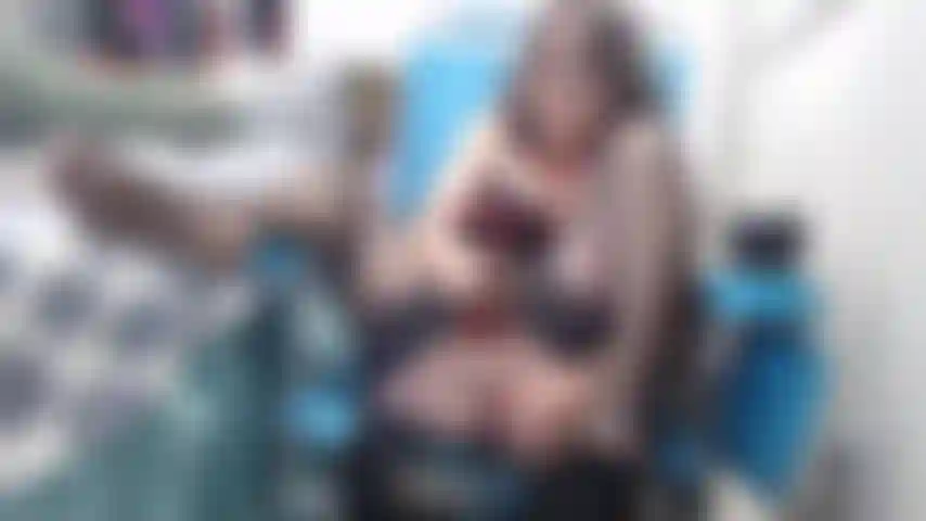 Je fume et je jette des flaques d'eau.