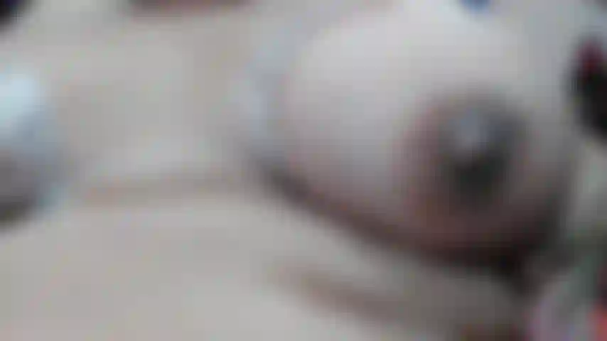 Tu veux punir mes seins.