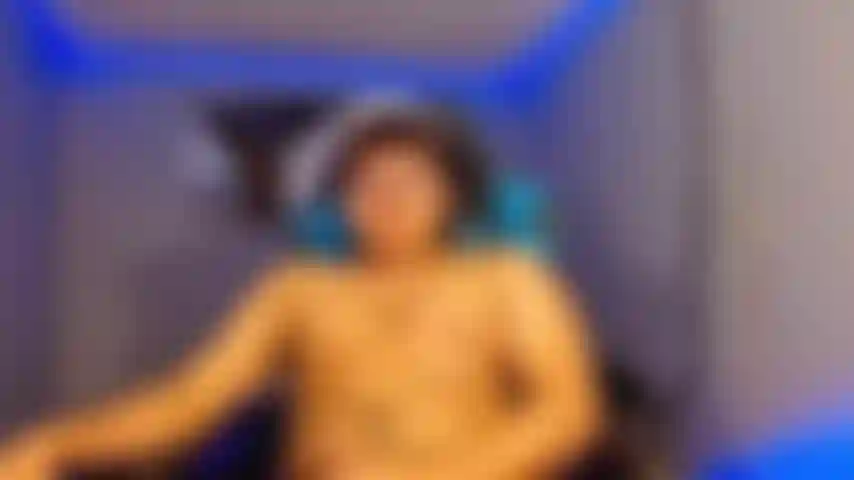 Lèche la table avec mon sperme.