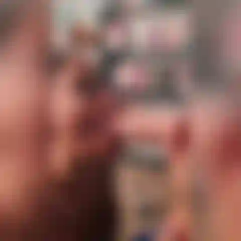 Cum watch e reçois un soin du visage avec mon jouet éjacule.