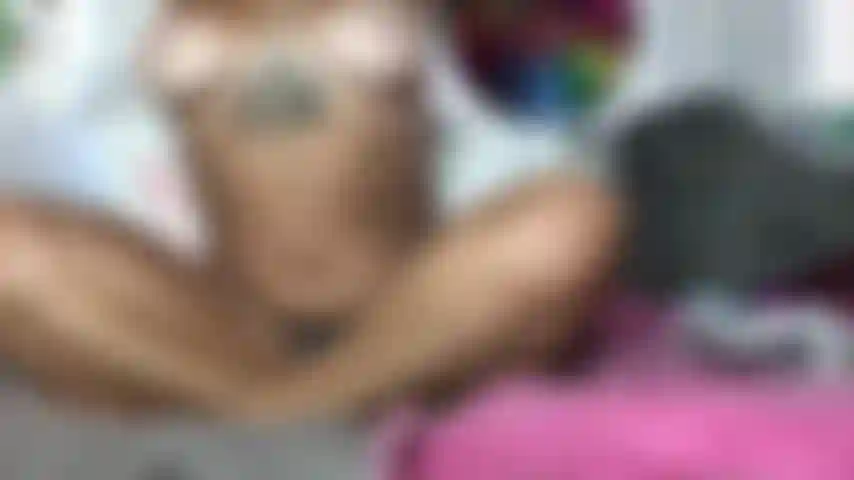 Regarde-moi essayer mon premier dp, mon butin n'est pas beau avec mon gode.