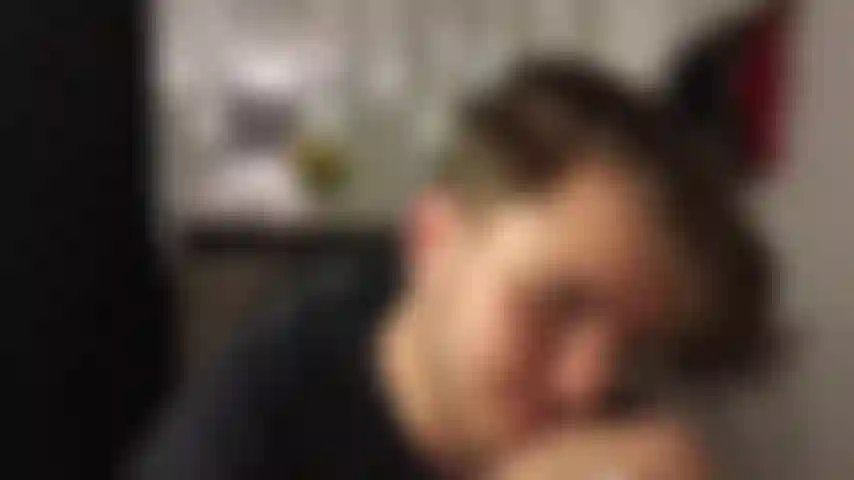 Je coupe le côté droit de mes cheveux