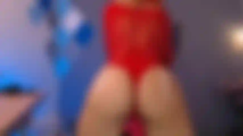 Je joue avec ton sperme dans mon cul.