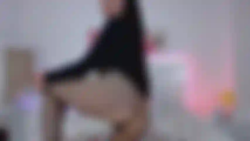 J'ai cassé mes collants et fait de l'anal chaud avec une grosse bite.