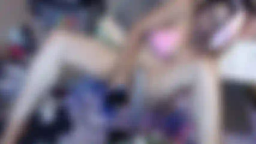 Bunny se fait baiser pendant que je te dis de t'éclater pour moi.