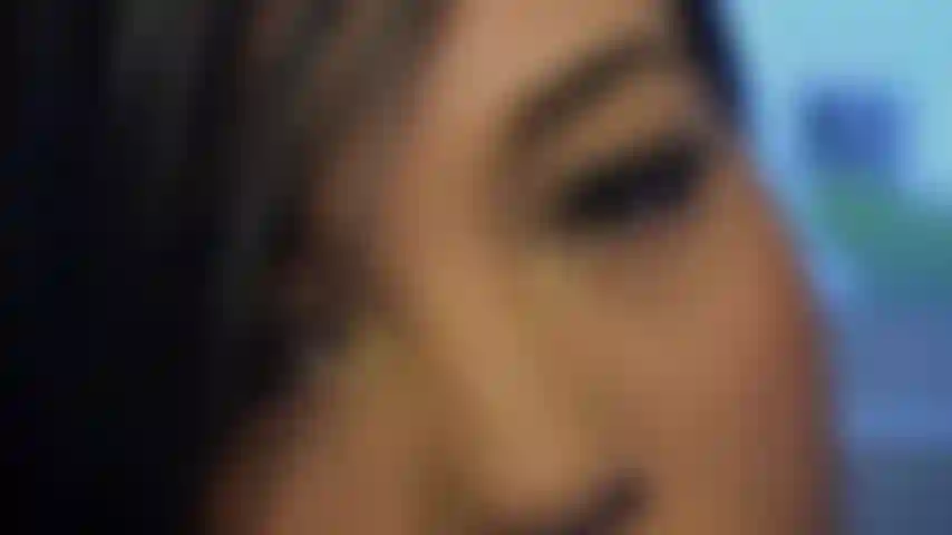 Lèche mon gros cul et regarde comment je te chevauche.