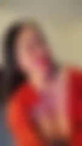 J'espère que tu aimes mes seins pleins de lait maternel.