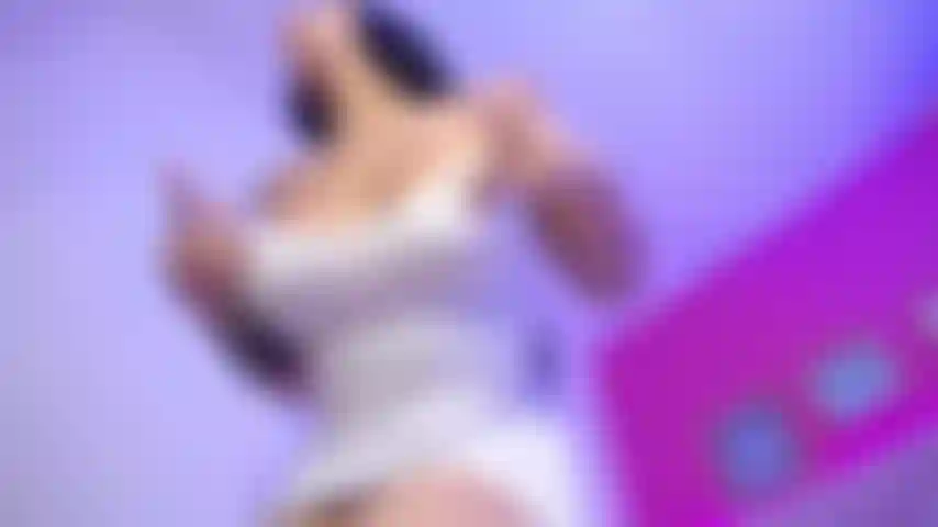 Baise-moi sous ma robe.