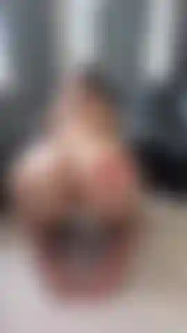 Daddy watch me bend my big yellow over and play with my pussy, I bet I make you bust with this oiled up jiggly ass!!