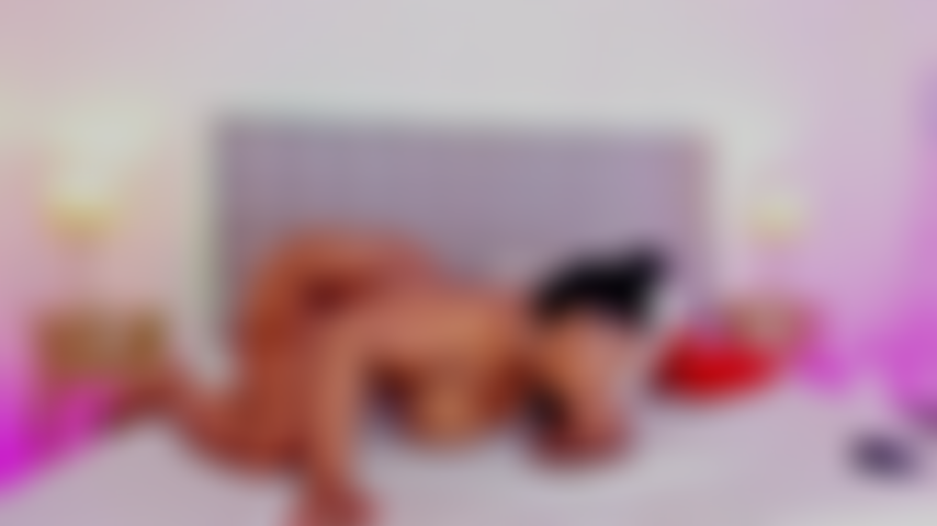 Mouille ta bite avec ma bouche et ensuite je te chevauche !!