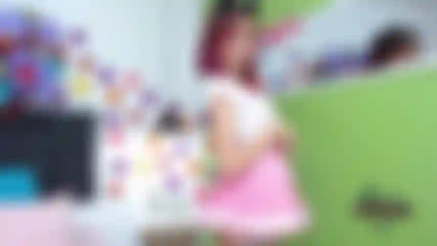 Profite de mon corps et regarde-moi me masturber avec mon gode préféré.