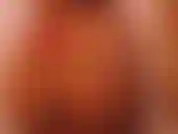 J'attends que tu viennes profiter de ce cul chaud prêt à jouer si fort et si profondément.