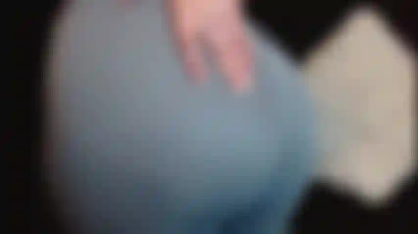 Je jouis en pantalon de yoga.