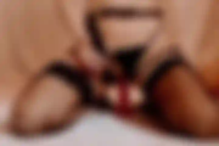 Une fille coquine, qui prend cette grosse bite.