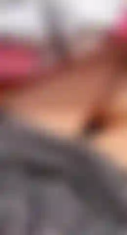 Exhib chatte masturbation dehors au camping.