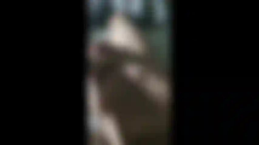 Footjob je branle mon homme avec mes pieds et il se fait ensuite jouir sur ma plante de pieds. Sperme sur mes pieds j'adore.