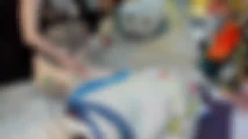 Une sorcière met un homme enceinte.