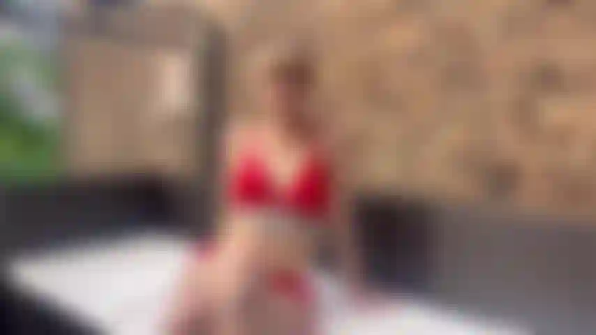 Une adoratrice de bikini bitch.