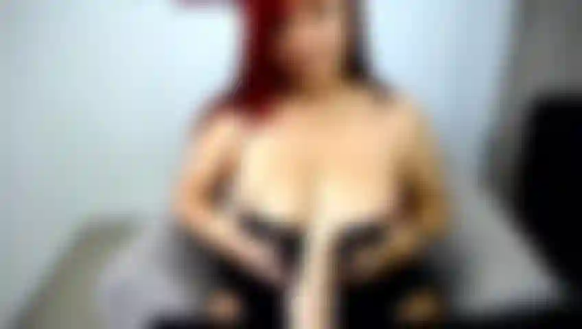 Je baise les seins avec beaucoup de salive.