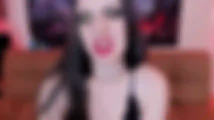 Taquine au gant de dentelle findom.