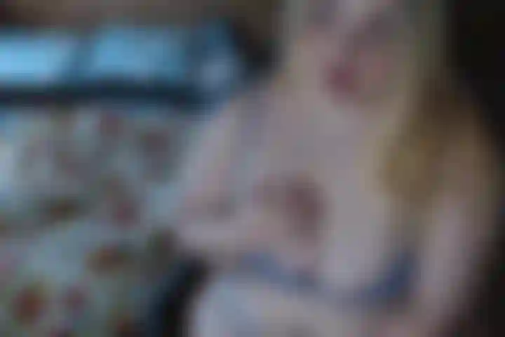 J'éructe en te branlant avec une éjac faciale.