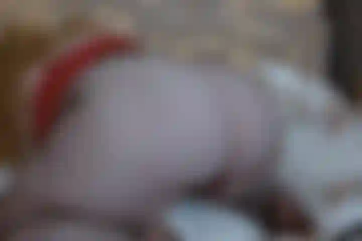 La déesse bratty te donne du sph avec un petit gode.