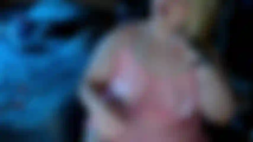 Me touchant sur cam.