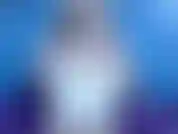 Regarde-moi taquiner mon gode avec ma bouche tout en imaginant que c'est ta bite dure avant de me baiser et de jouir pour toi...