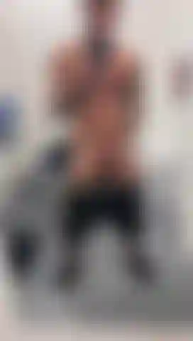 SAW HOTTY IN GYM AND HAD TO QUICKLY DRAIN MY BALLS IN TOILET