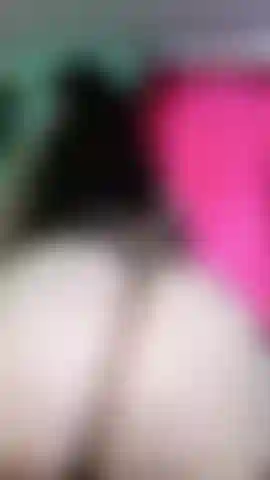 Pawg latina qui twerk et se fait baiser la chatte.