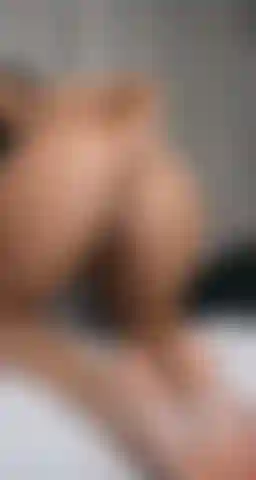 Regarde-moi jouer avec mon nouveau plug anal.